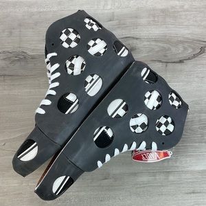 VANS - SK8 HI CAGE HIGH TOPS